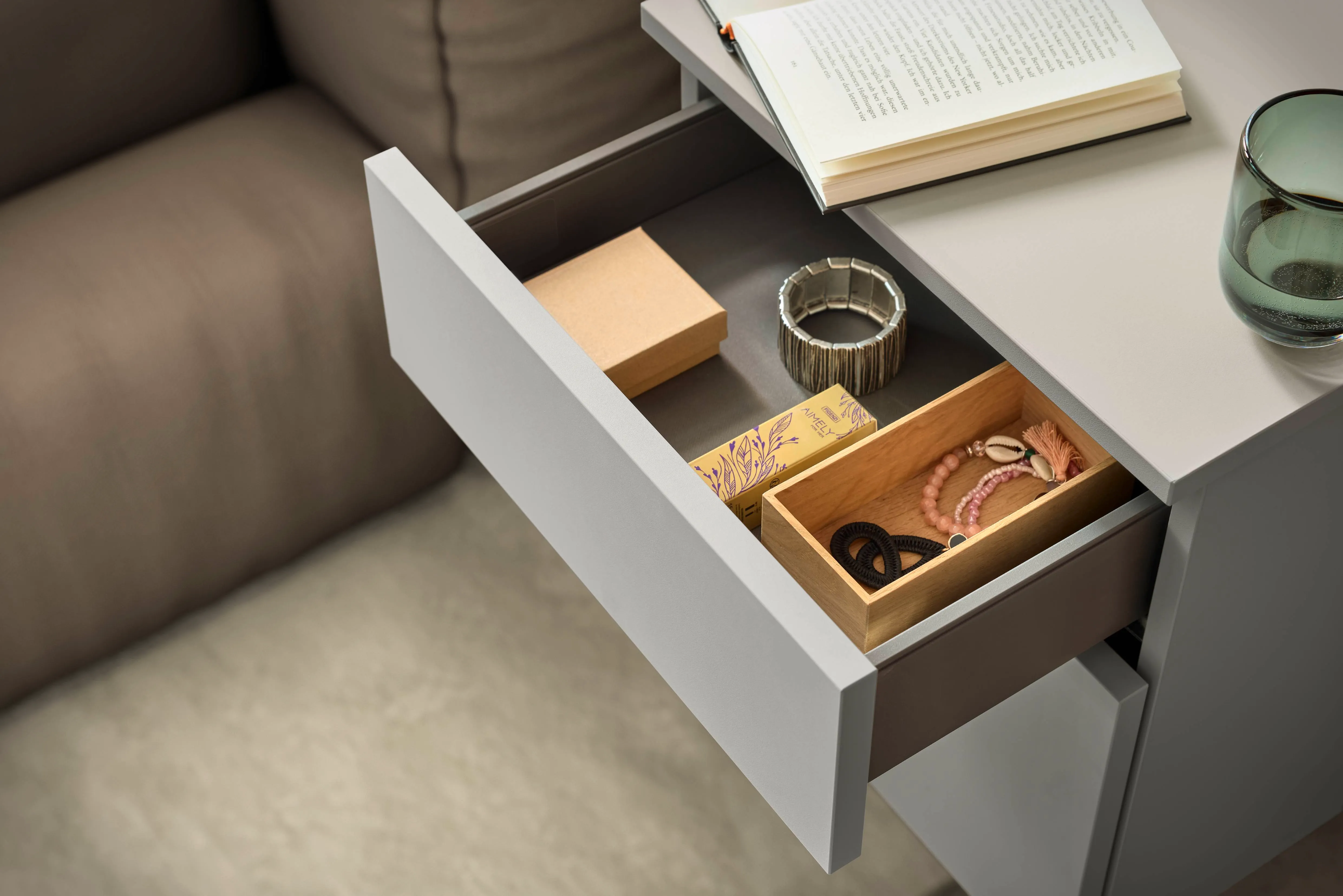 Touch 338 Lacquered laminate, satin grey supermatt — detajl 2