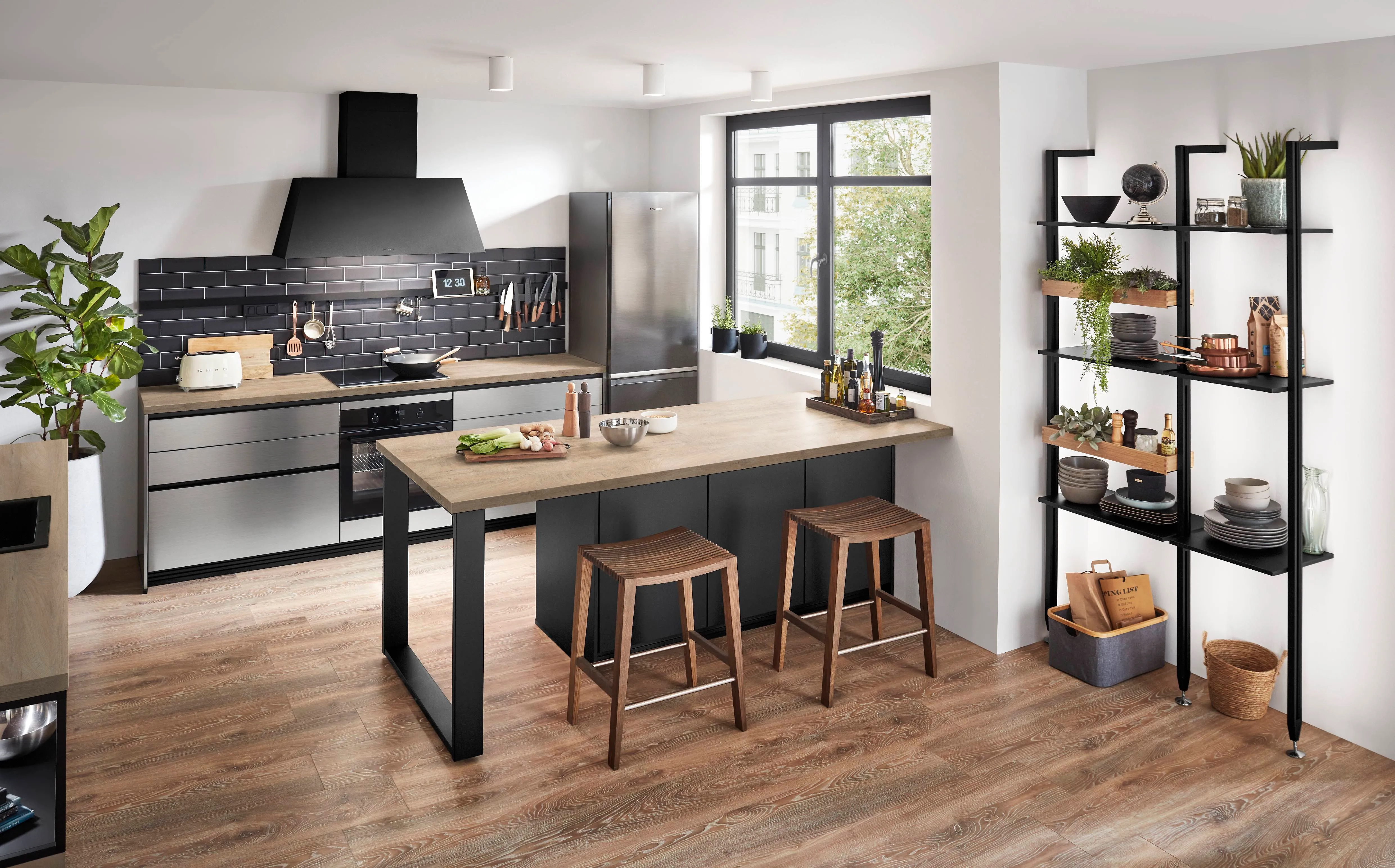 Inox 216 Lacquered laminate, brushed steel reproduction — ambient 2