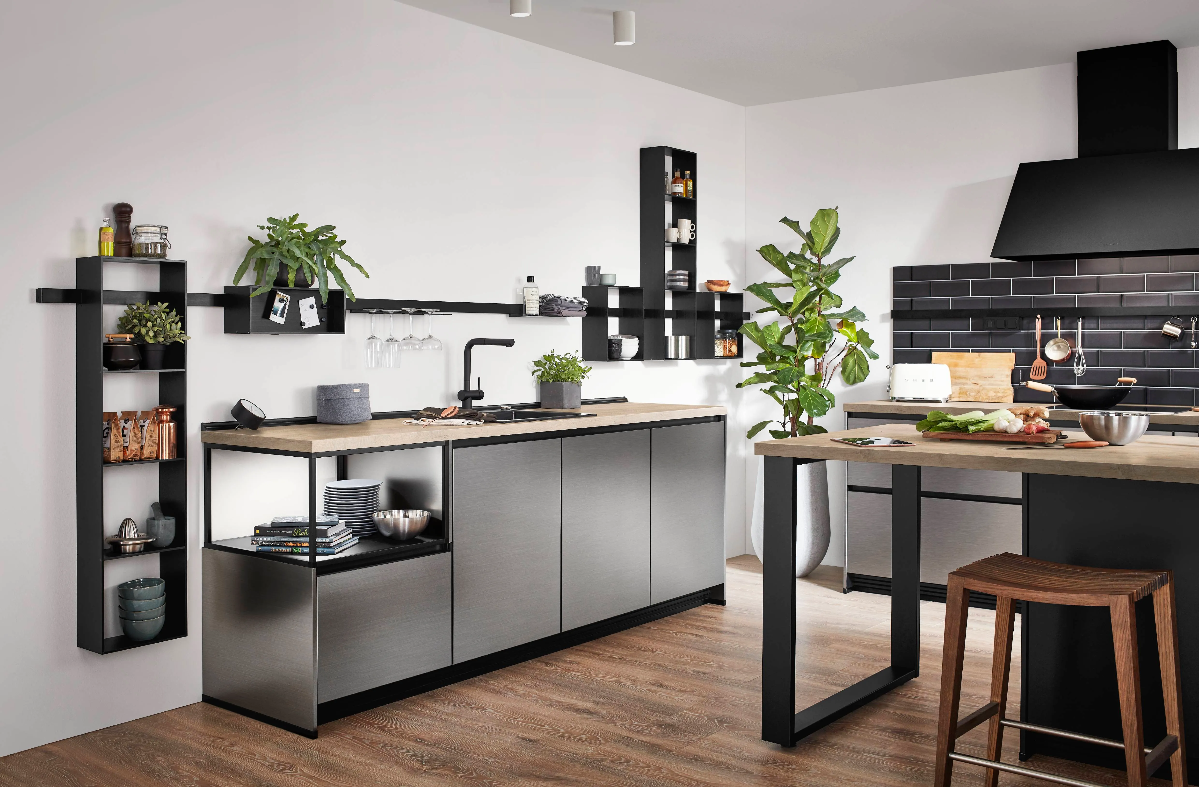 Inox 216 Lacquered laminate, brushed steel reproduction — ambient 3