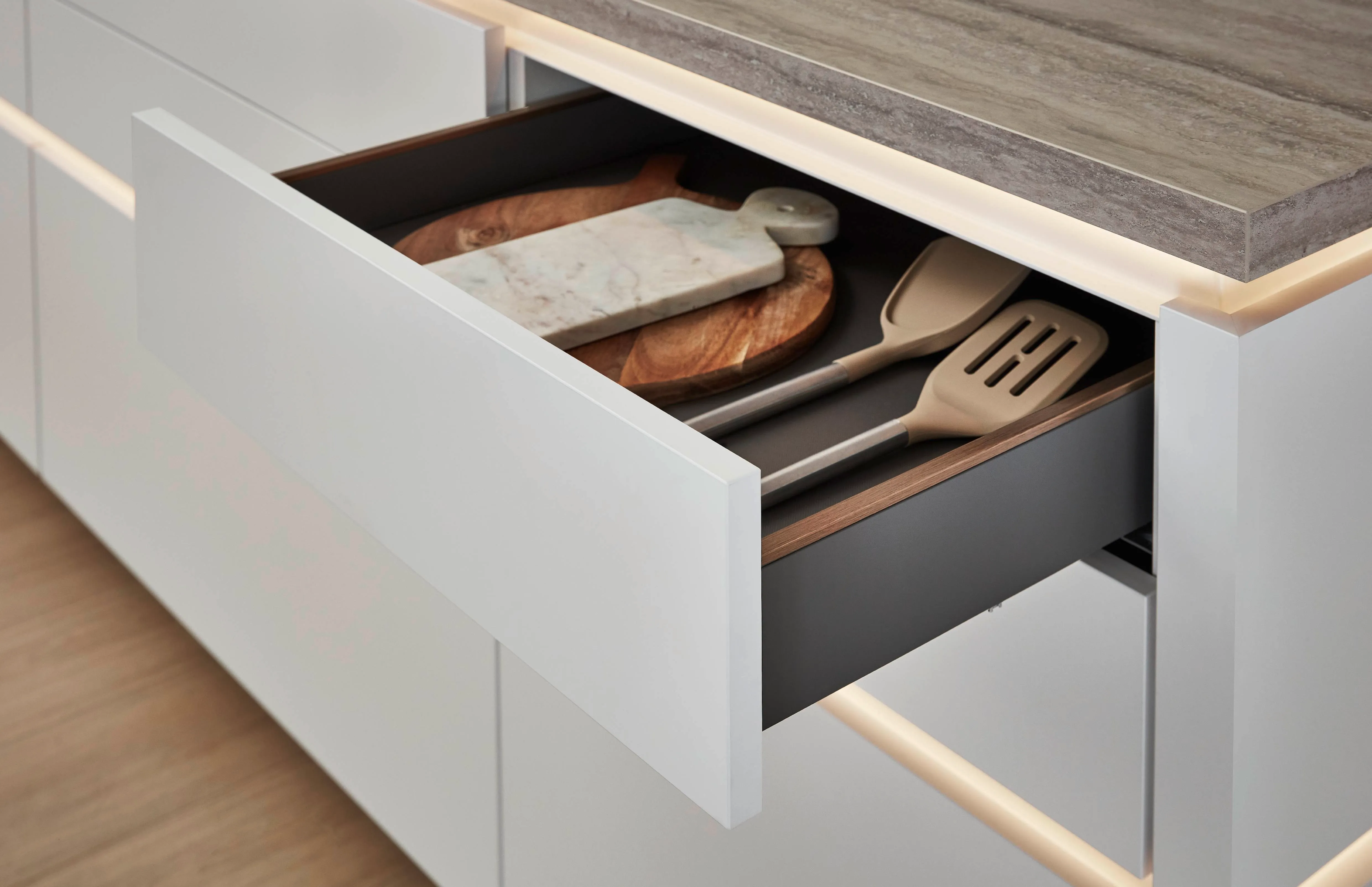 Senso 490 Lacquer, premium honed alpine white — detajl 3