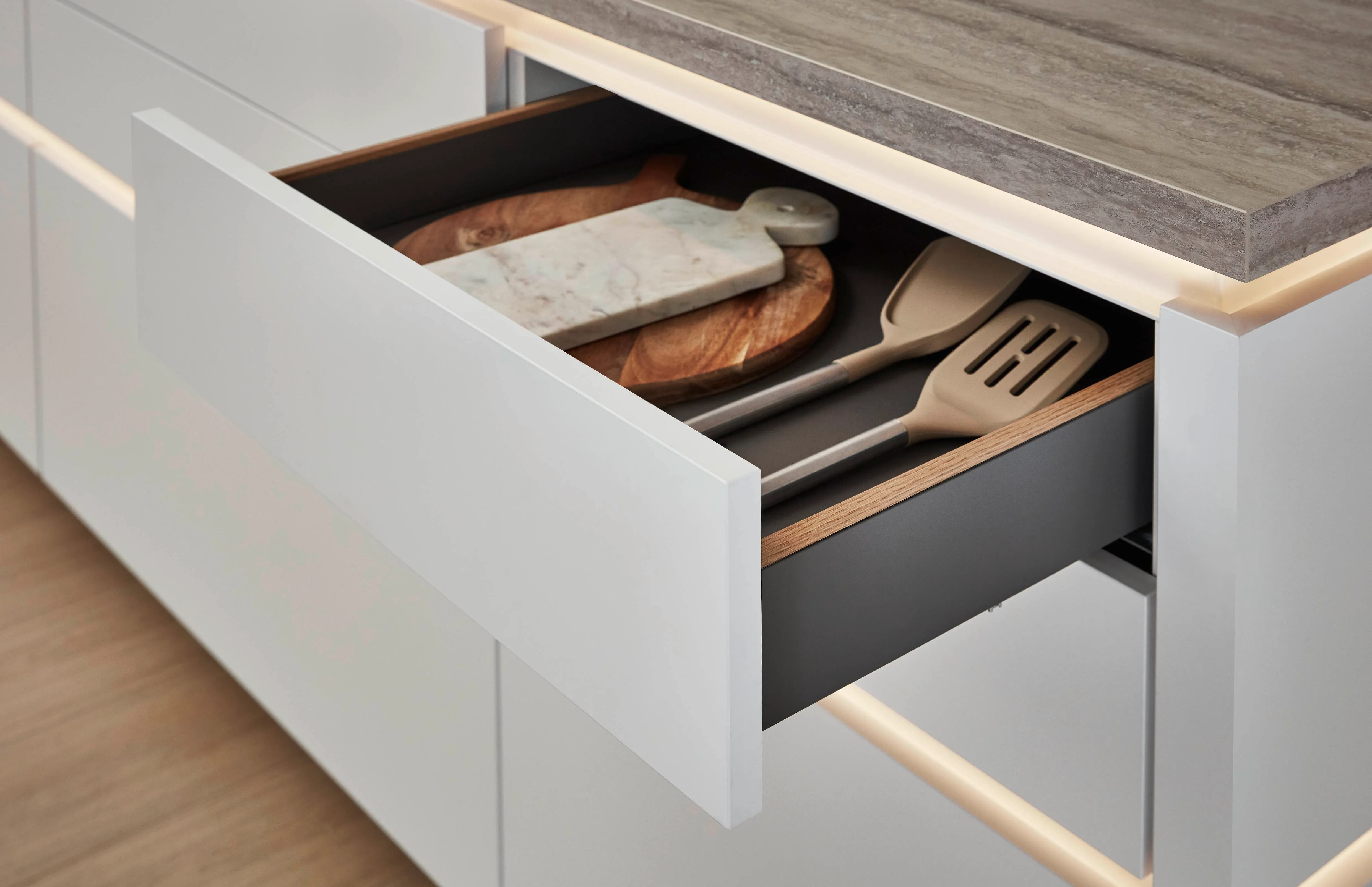 Senso 490 Lacquer, premium honed alpine white — detajl 4