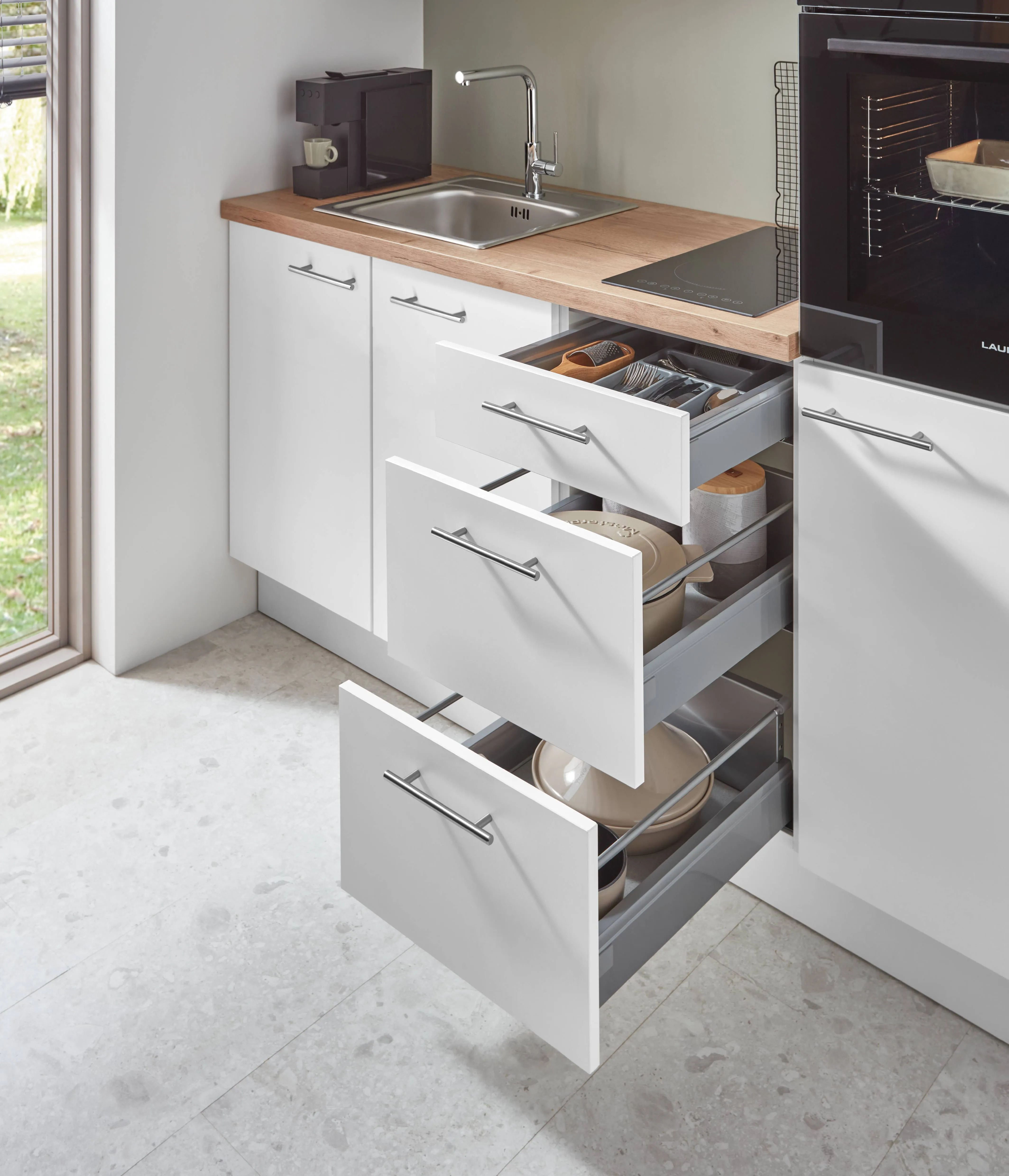 Speed 244 Alpine white — detajl 1